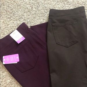 A set of St. John’s Bay leggings